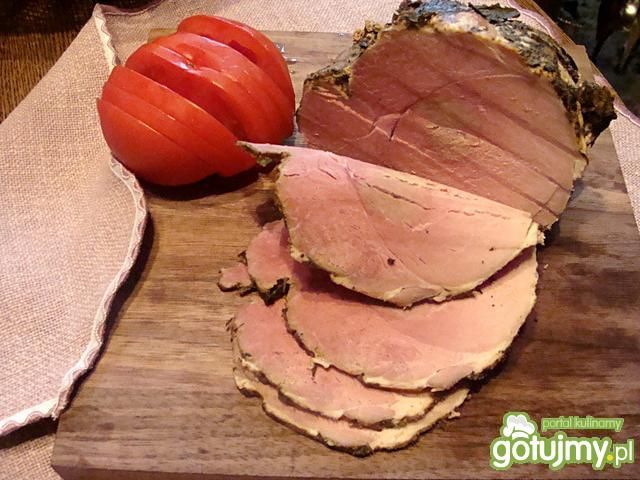 Szynka w ziołowej skórce