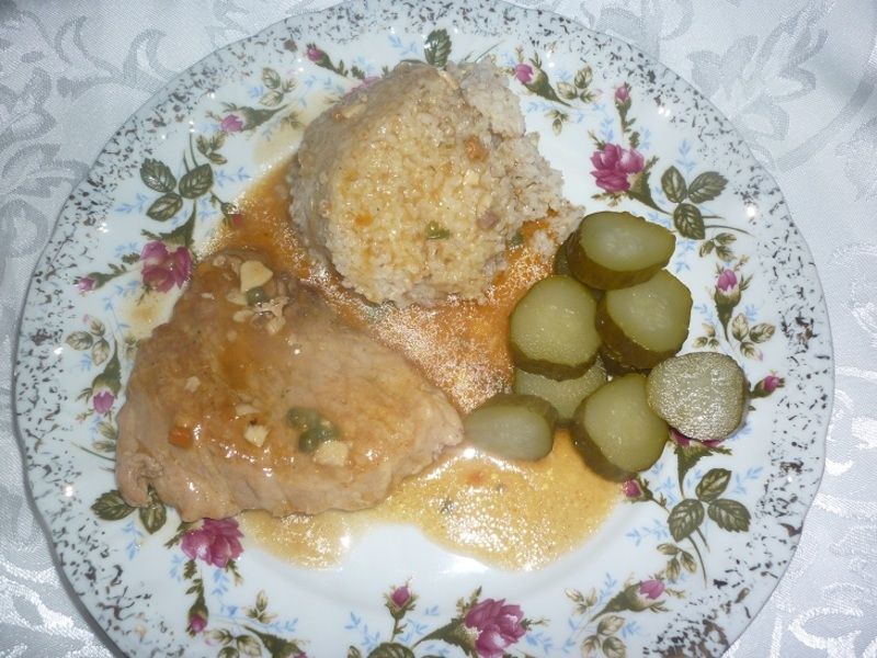  Szynka wieprzowa w sosie czosnkowo-pieprzowym