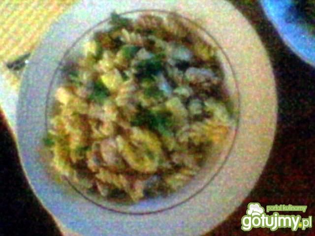 Szynka z ananasem i makaronem