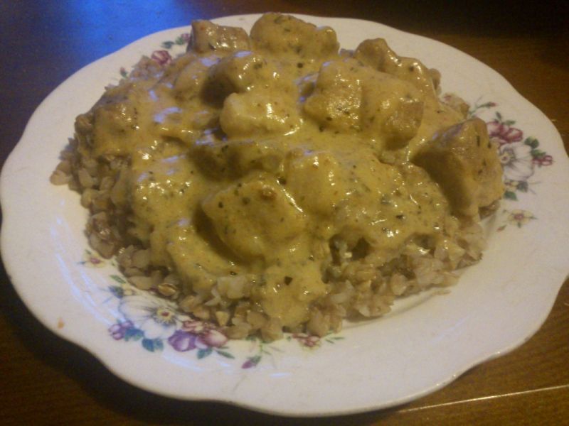 Szynka z kaszą w sosie musztardowym Szynka z kaszą w sosie musztardowym