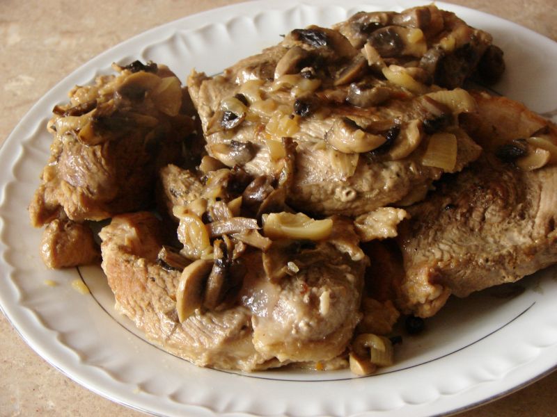 Szynka z pieczarkami i cebulką