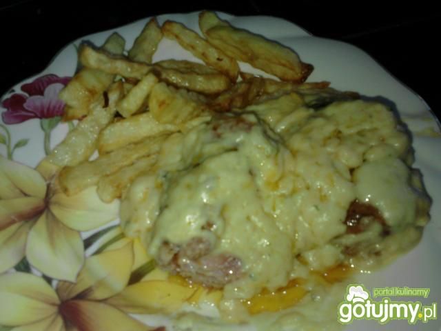 szynka z sosem serowym