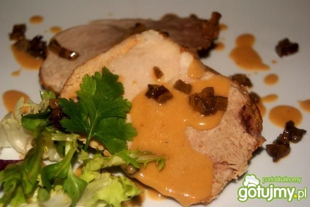 Szynka z sosem śmietanowo-grzybowym