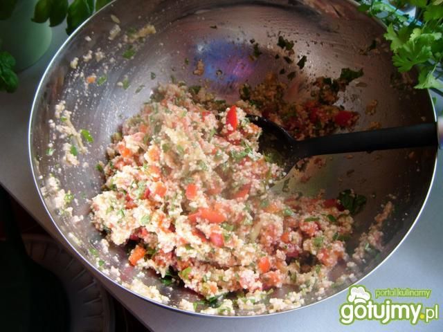 Tabule - arabska sałatka z kaszą kuskus Tabule - arabska sałatka z kaszą kuskus