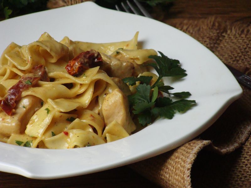 Tagiatelle w aromatycznym sosie Tagiatelle w aromatycznym sosie