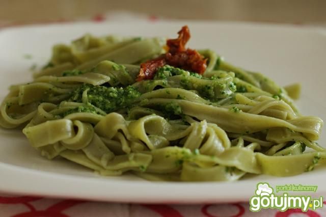 Tagiatelle z pesto z rukoli Tagiatelle z pesto z rukoli