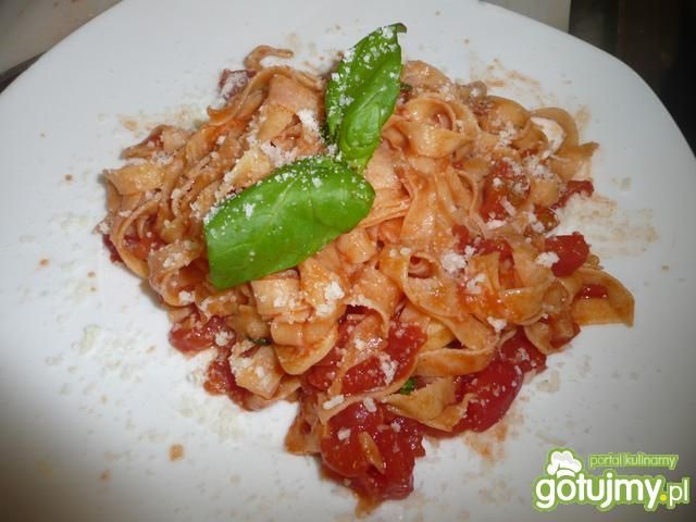 Tagliatelle pomodoro