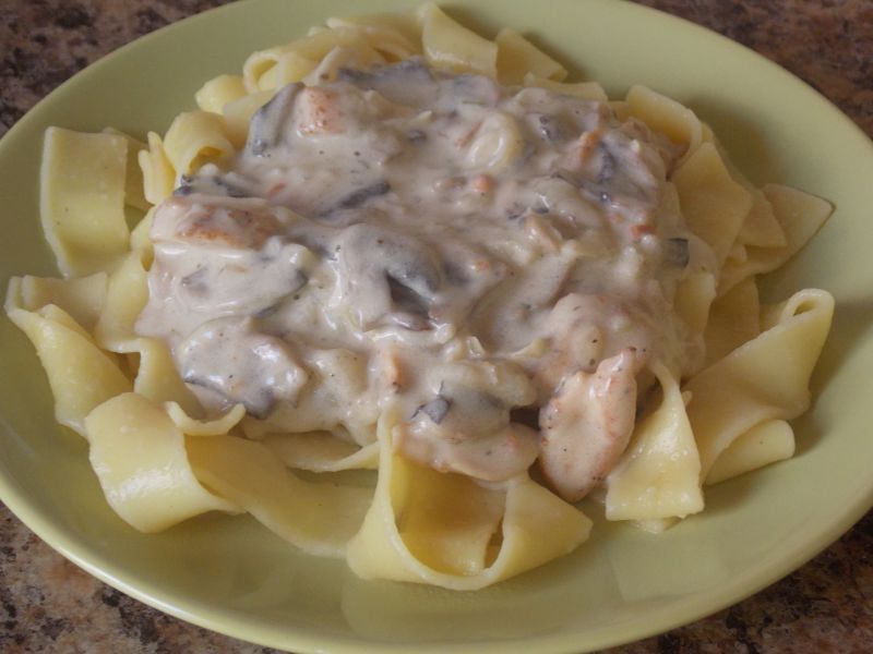 Tagliatelle w pieczarkowo serowym sosie