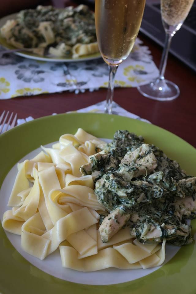 Tagliatelle z indykiem szpinakowo-śmietanowe