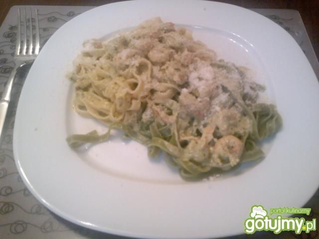Tagliatelle z krewetkami w pesto Tagliatelle z krewetkami w pesto
