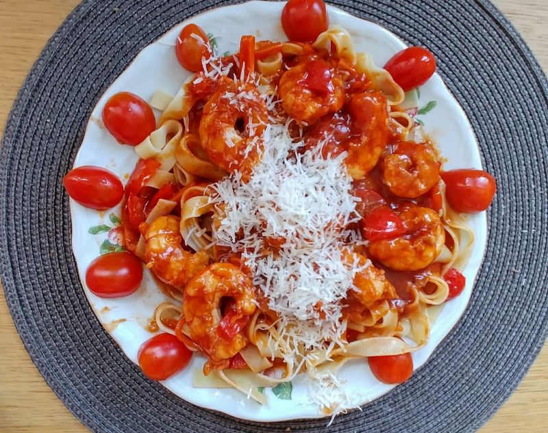 Tagliatelle z krewetkami w sosie słodko-kwaśnym  