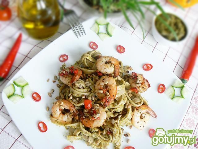 Tagliatelle z Pesto i krewetkami Tagliatelle z Pesto i krewetkami