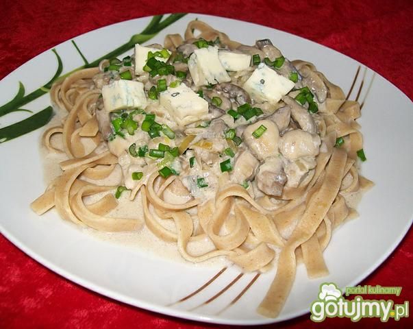 Tagliatelle z pieczarkami Tagliatelle z pieczarkami
