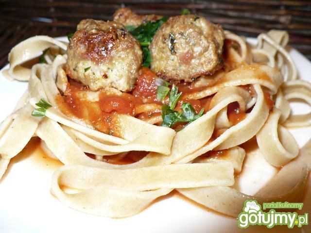 Tagliatelle z pieczonymi pulpecikami