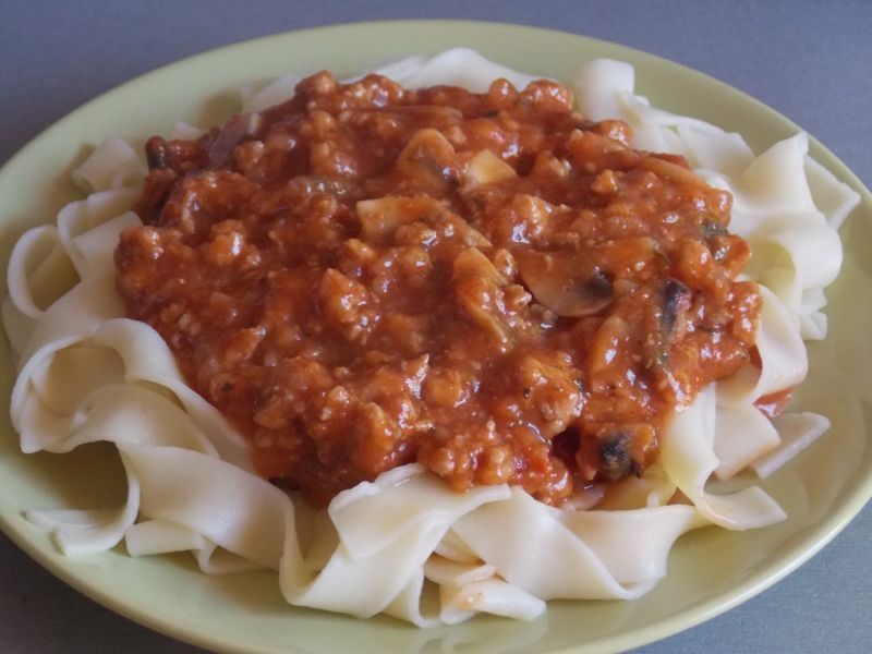 Tagliatelle z pomieszanym sosem