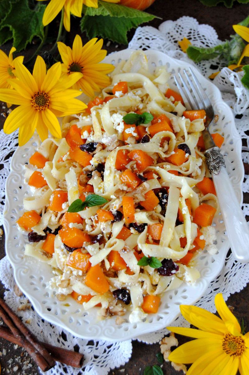 Tagliatelle z serem i karmelizowaną dynią Tagliatelle z serem i karmelizowaną dynią