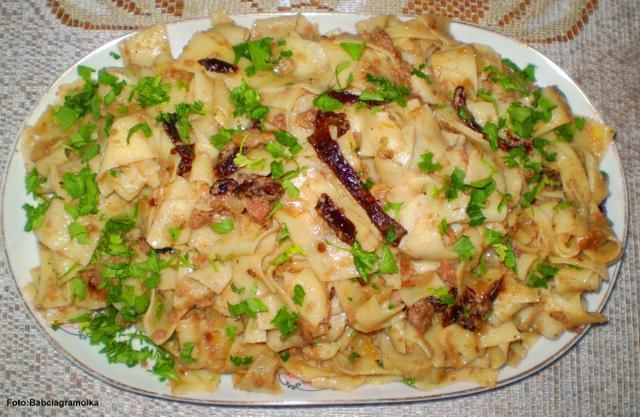  Tagliatelle zasmażany z pastą mięsną 