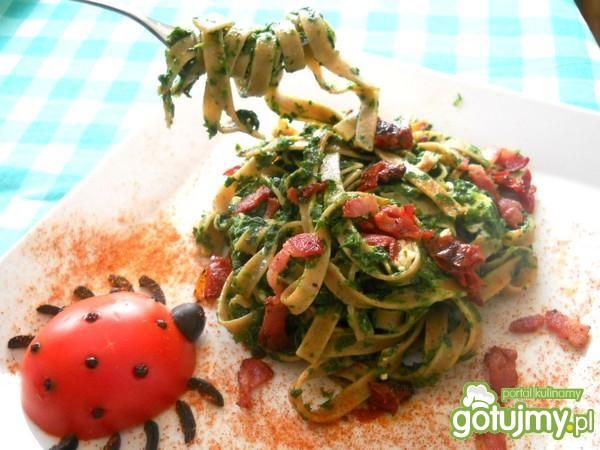 Tagliatelle ze szpinakiem i  bekonem  Tagliatelle ze szpinakiem i  bekonem