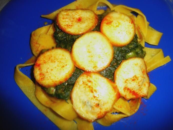 Tagliatelle ze szpinakiem i oscypkiem Tagliatelle ze szpinakiem i oscypkiem