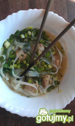 Tajska zupa z pulpecikami Tajska zupa z pulpecikami