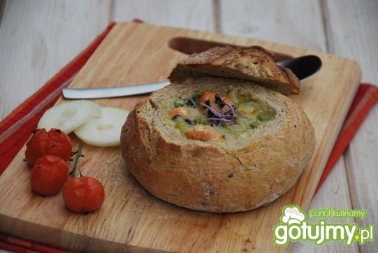 Tajska zupa z pulpecikami łososiowymi