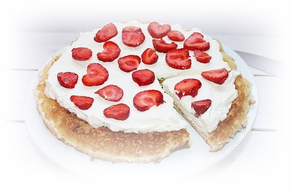 Tarta biszkoptowa z mascarpone i truskawkami   Tarta biszkoptowa z mascarpone i truskawkami