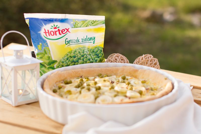 Tarta cebulowa z zielonym groszkiem 