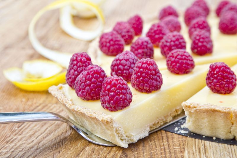 Tarta cytrynowa z malinami Tarta cytrynowa z malinami