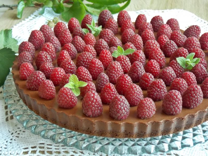 Tarta czekoladowa z malinami Tarta czekoladowa z malinami
