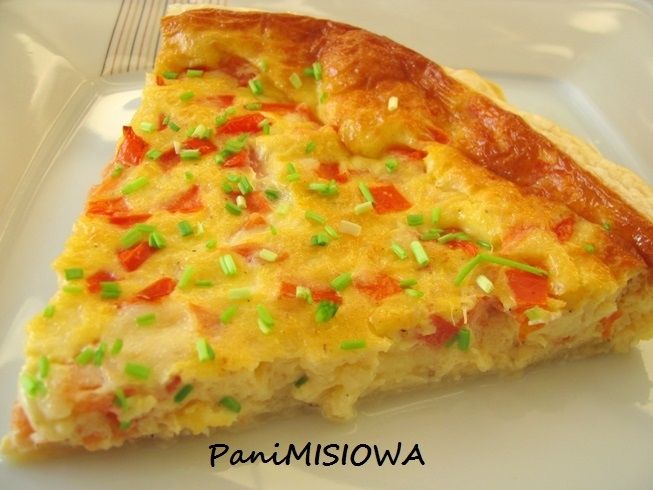 Tarta francuska z wędzonym łososiem i mozzarellą