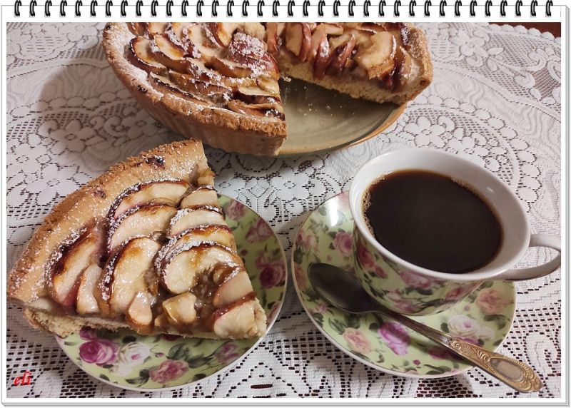 Tarta jabłkowo orzechowa Eli