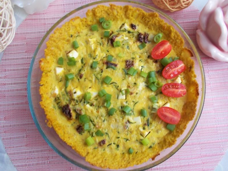 Tarta jaglana z cukinią i fetą Tarta jaglana z cukinią i fetą