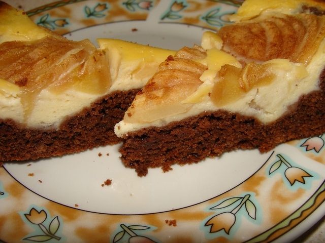 Tarta kakaowa z gruszką Tarta kakaowa z gruszką