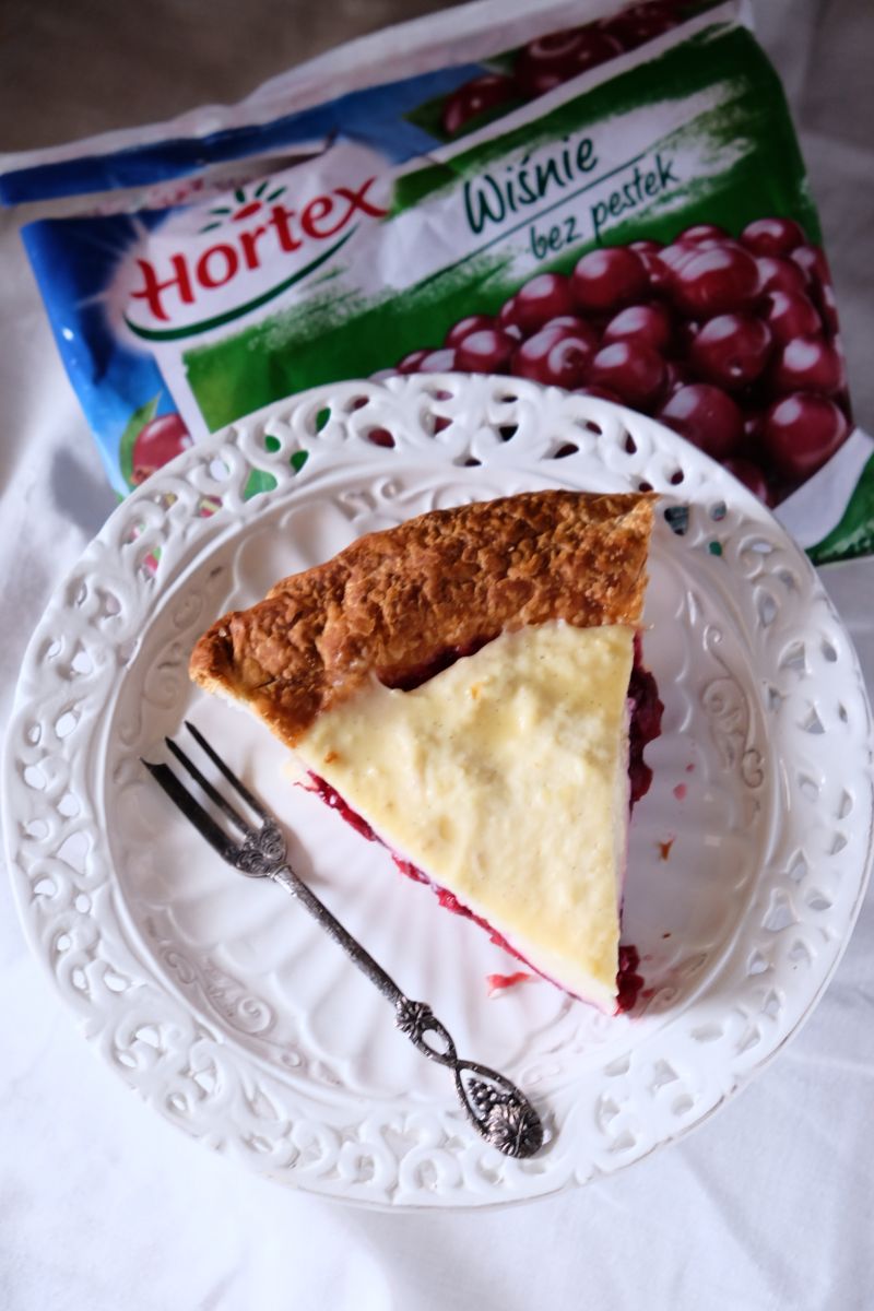 Tarta katalońska z wiśniami  Tarta katalońska z wiśniami