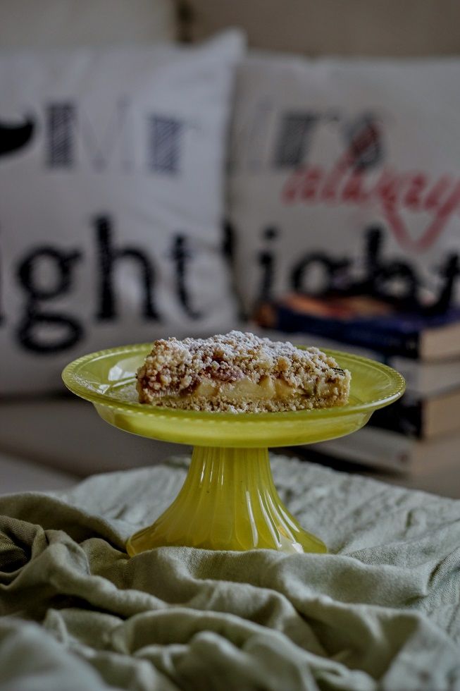 Tarta kokosowo-owsiana z budyniem i rabarbarem Tarta kokosowo-owsiana z budyniem i rabarbarem