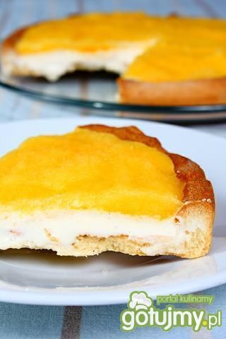 Tarta lodowa z sosem mango.