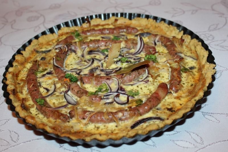 Tarta majerankowa z białą kiełbasą  Tarta majerankowa z białą kiełbasą