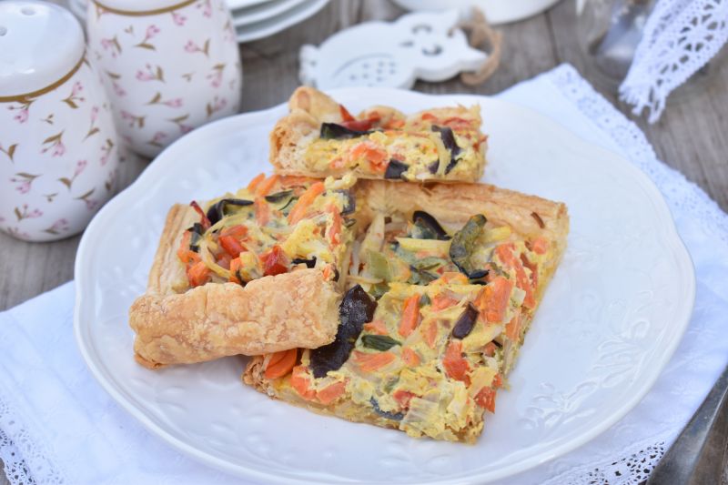 Tarta na cieście francuskim z warzywami Tarta na cieście francuskim z warzywami