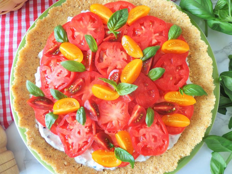 Tarta na krakersach z pomidorami, bez pieczenia