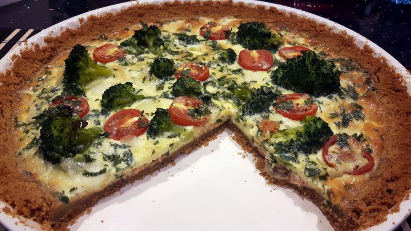 Tarta na spodzie krakersowym 