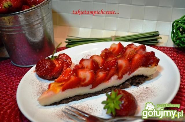 Tarta  na zimno z truskawkami