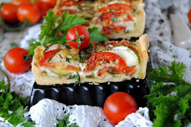 Tarta pomidorowo- cukiniowa Tarta pomidorowo- cukiniowa