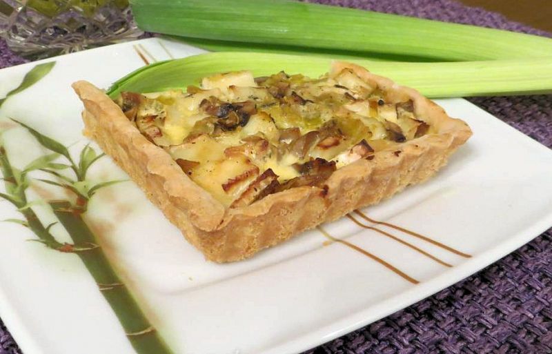 Tarta porowo-pieczarkowa z brie