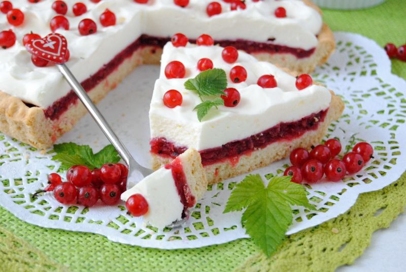 Tarta porzeczkowo- śmietankowa Tarta porzeczkowo- śmietankowa