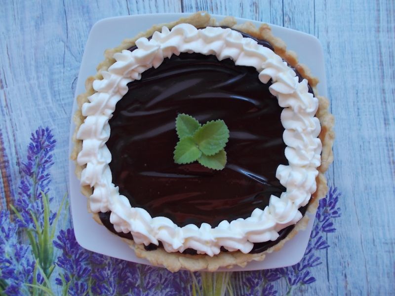 Tarta sernikowa z polewą czekoladową Tarta sernikowa z polewą czekoladową