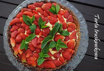Tarta śmietankowa z truskawkami