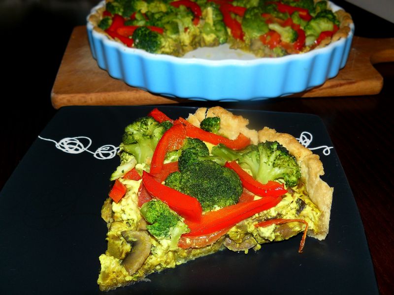 Tarta warzywna z nadzieniem serowo- pieczarkowym