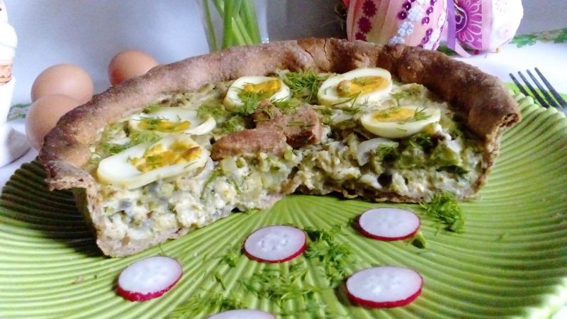 Tarta wiosenna z brokułem, kapustą i jajkami Tarta wiosenna z brokułem, kapustą i jajkami