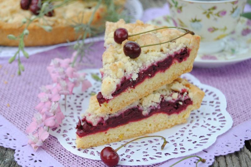 Tarta wiśniowa pod kokosową kruszonką Tarta wiśniowa pod kokosową kruszonką