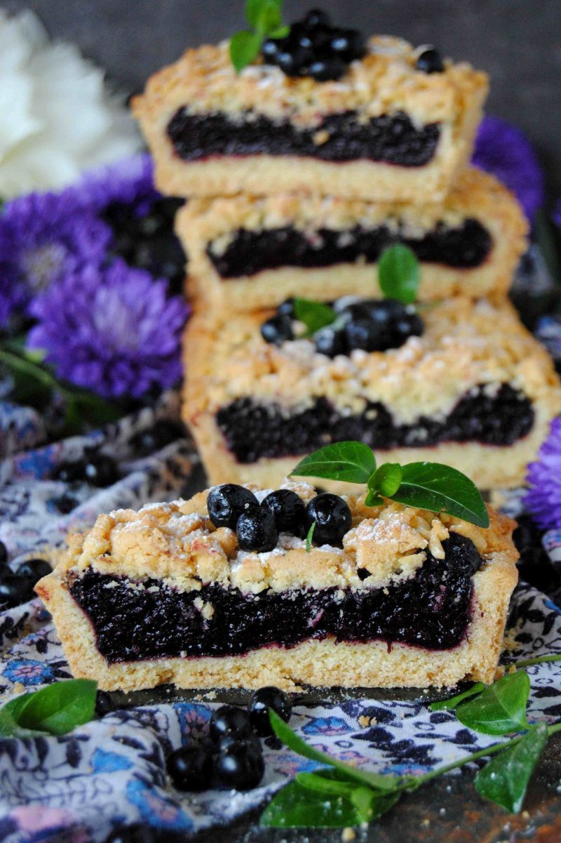 Tarta z aroniowym budyniem